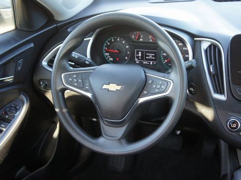 Used 2025 Chevrolet Malibu LT image 13