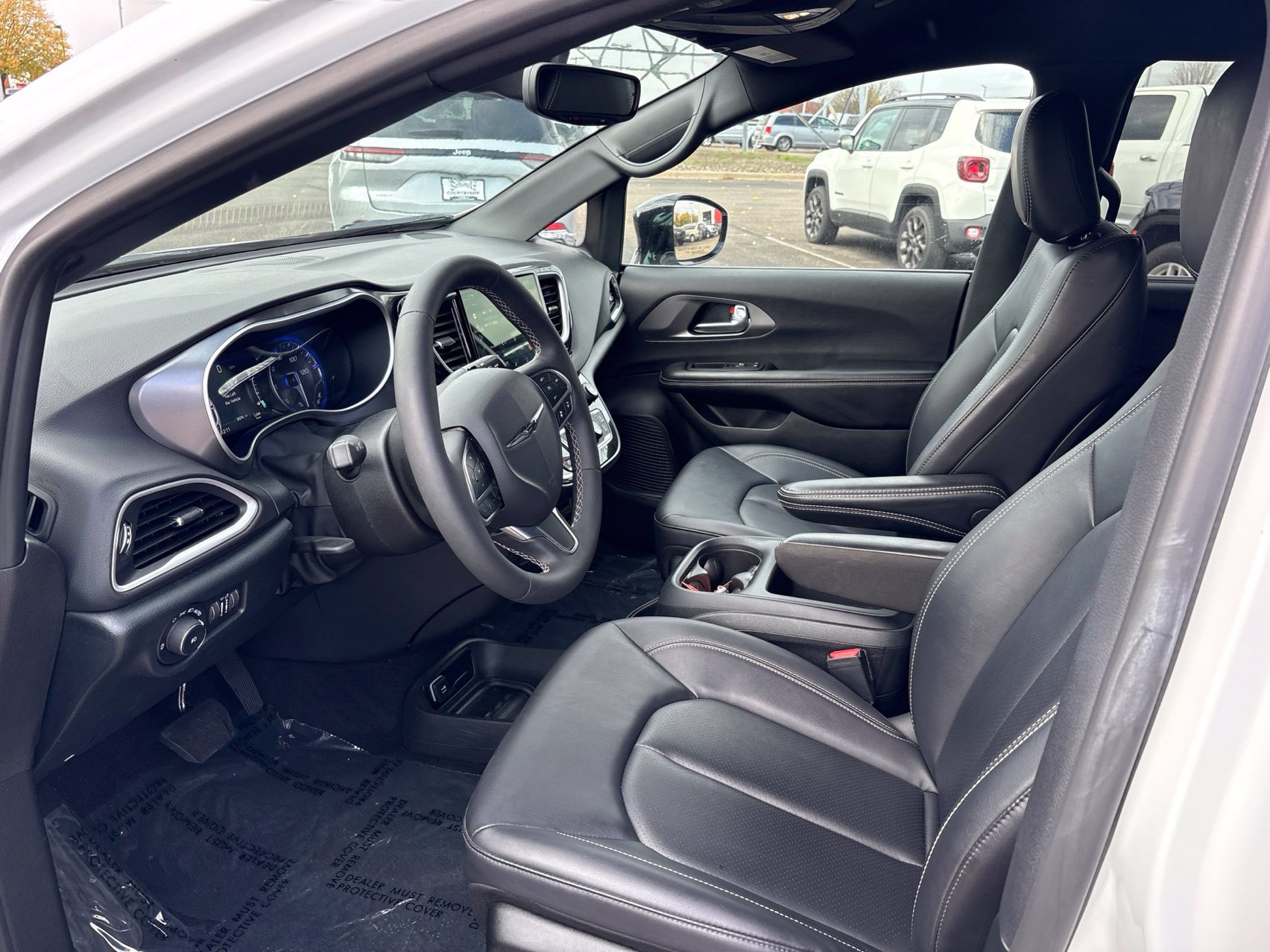 Used 2026 Chrysler Pacifica Select FWD image 8