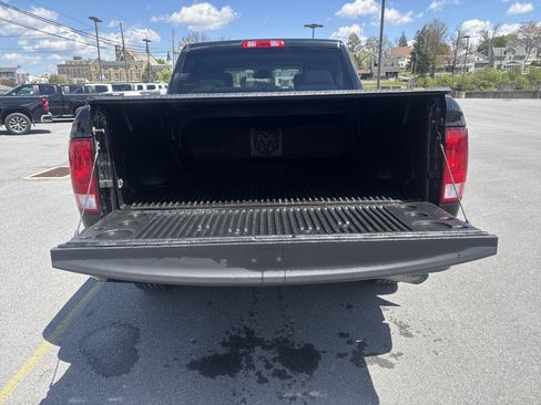 Used 2018 RAM 1500 Express AWD/4WD image 5