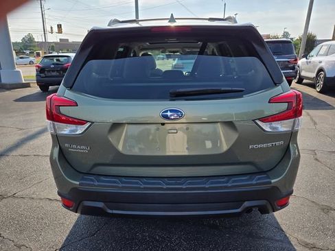 Used 2021 Subaru Forester Premium AWD/4WD image 7