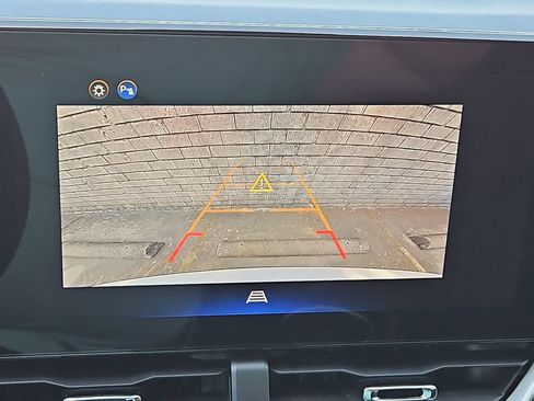 Used 2025 Chevrolet Equinox LT AWD/4WD image 18