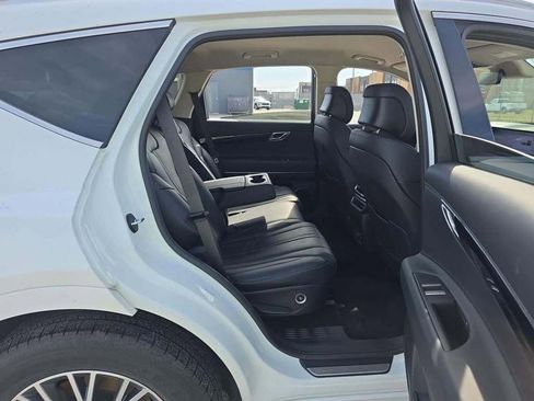 Used 2025 Genesis GV80 2.5T Standard image 4