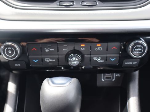 Used 2025 Jeep Compass Limited AWD/4WD image 21
