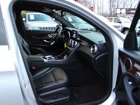 Used 2017 Mercedes-Benz GLC 300 4MATIC image 30