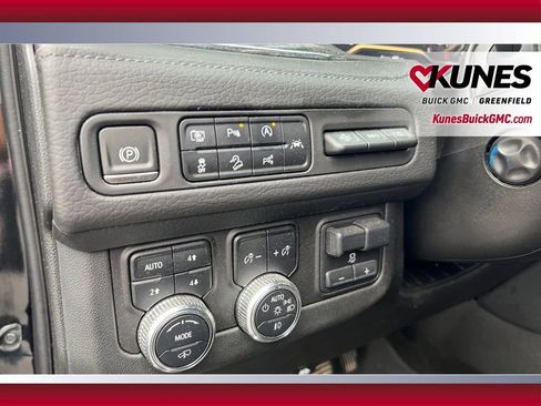 Used 2024 GMC Yukon XL Denali w/ Denali Reserve Package AWD/4WD image 14