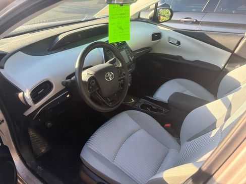 Used 2021 Toyota Prius Prime LE FWD image 10
