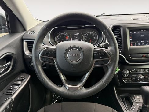 Used 2020 Jeep Cherokee Latitude FWD image 12