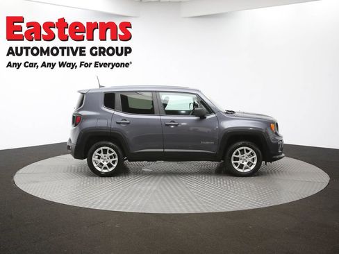Used 2023 Jeep Renegade Latitude image 44