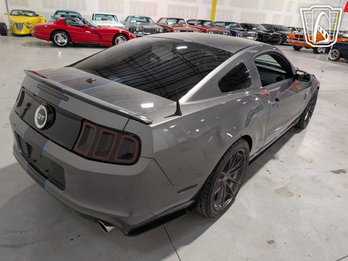 Used 2014 Ford Mustang GT Premium image 13