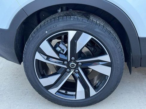 New 2026 Volvo XC40 B5 Ultra w/ Climate Package image 4