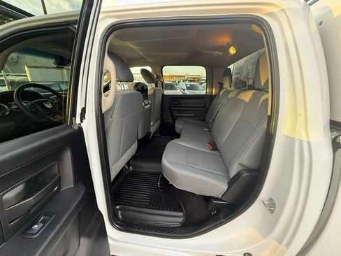 Used 2017 RAM 2500 Tradesman w/ Chrome Appearance Group image 24