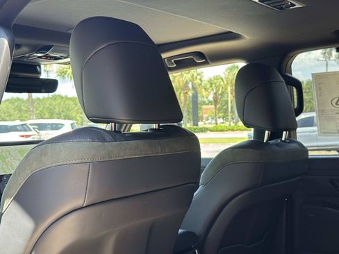 Certified 2025 Lexus GX 550 AWD/4WD image 19