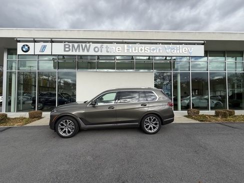 Used 2025 BMW X7 xDrive40i w/ Climate Comfort Package image 1