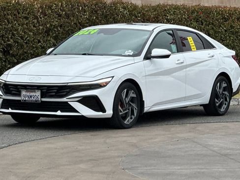 Used 2024 Hyundai Elantra SEL w/ Convenience Package FWD image 8