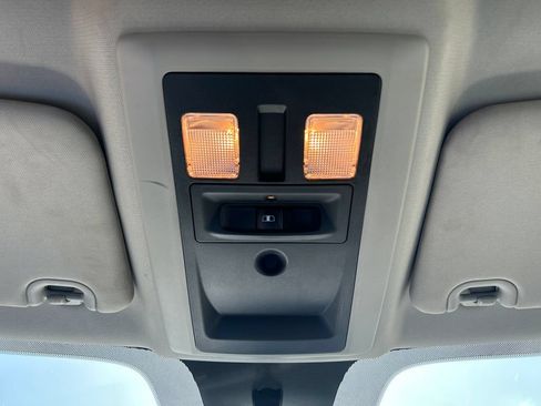 Used 2017 RAM 1500 Classic SLT RWD image 18