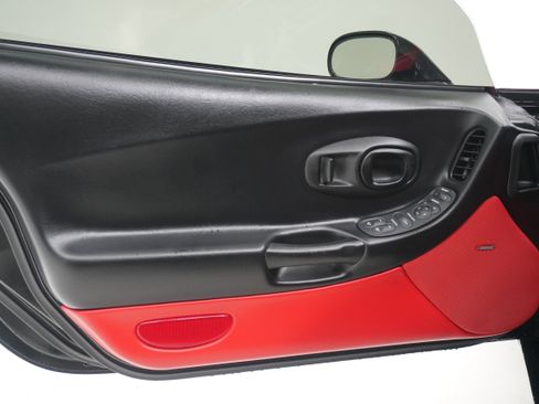 Used 2003 Chevrolet Corvette Z06 w/ Memory Package, 3 Drivers image 15