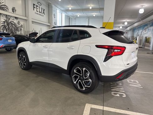 Used 2025 Chevrolet Trax RS w/ Driver Confidence Package image 7