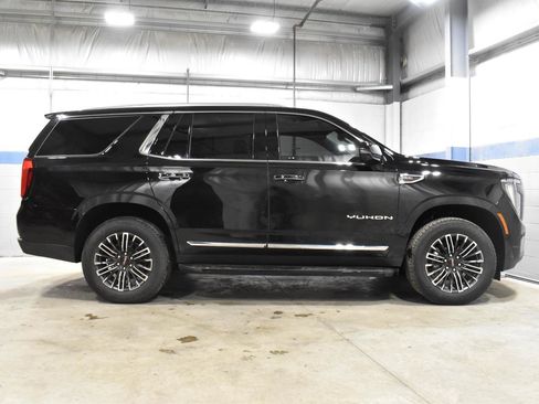 Used 2025 GMC Yukon Elevation AWD/4WD image 28
