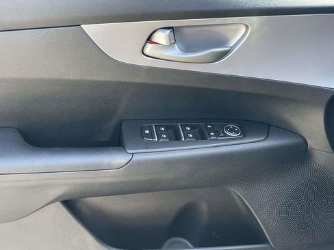 Certified 2022 Kia Forte LXS w/ LXS Technology Package image 22