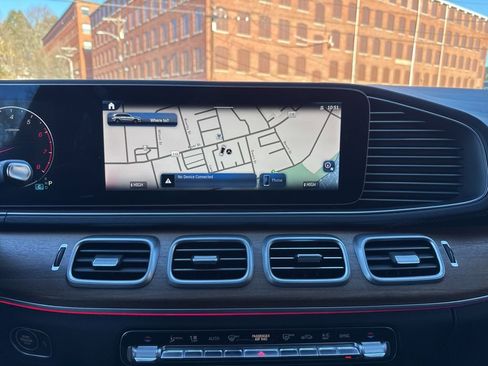 Certified 2025 Mercedes-Benz GLS 450 4MATIC image 31