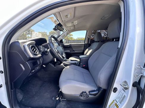 Used 2018 Toyota Tacoma SR5 RWD image 24