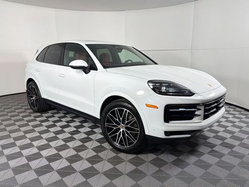 Used 2026 Porsche Cayenne image 7