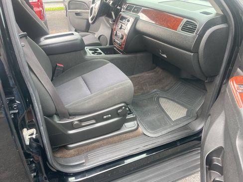 Used 2011 Chevrolet Avalanche LS w/ Convenience Package AWD/4WD image 31