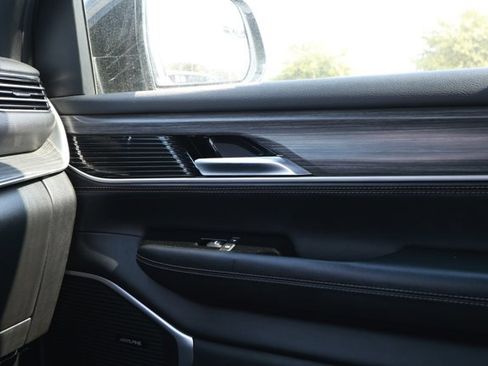 Used 2024 Jeep Wagoneer L Series II image 29