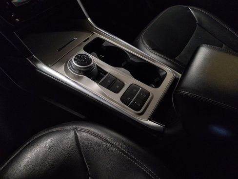 Used 2021 Ford Explorer Limited image 26