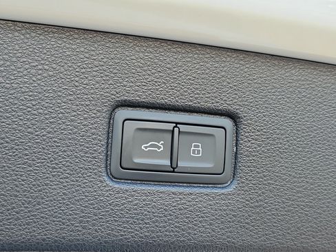 Used 2021 Audi Q7 3.0T Prestige AWD/4WD image 9