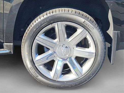 Used 2018 Cadillac Escalade ESV Luxury image 25