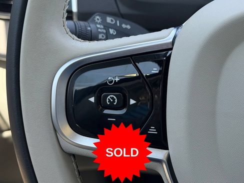 Certified 2025 Volvo XC90 T8 Plus AWD/4WD image 14