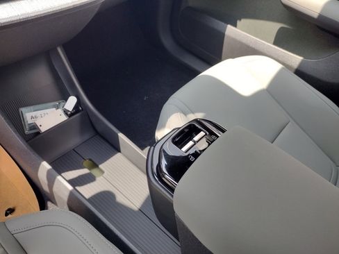 New 2025 Volvo EX30 Plus image 14