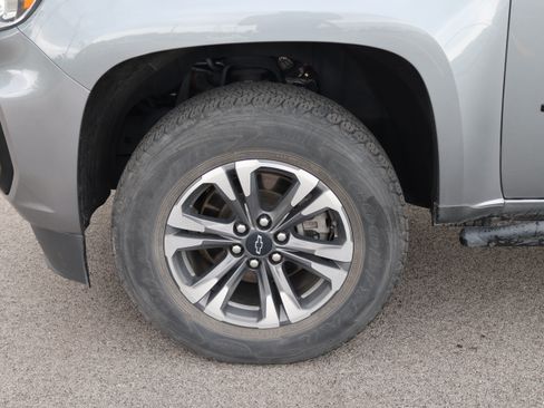 Used 2022 Chevrolet Colorado Z71 AWD/4WD image 9