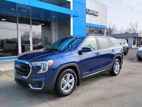 Used 2023 GMC Terrain SLE w/ Driver Convenience Package image 29
