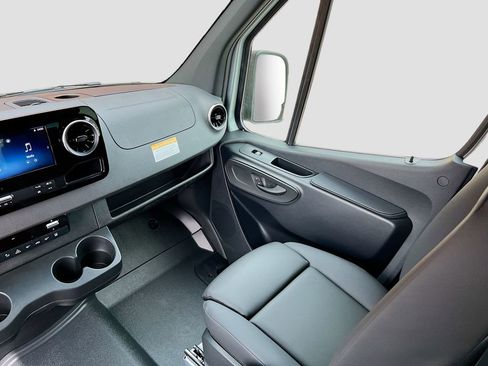 New 2025 Mercedes-Benz Sprinter 2500 image 24