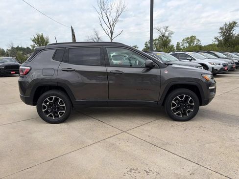 Used 2018 Jeep Compass Trailhawk w/ Leather Interior Group AWD/4WD image 4