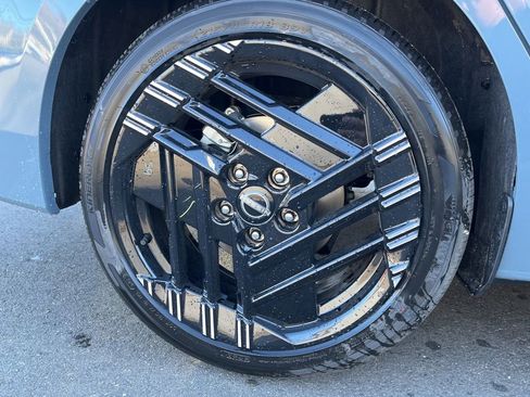 New 2026 Nissan Sentra SR w/ Floor Mat Package FWD image 14