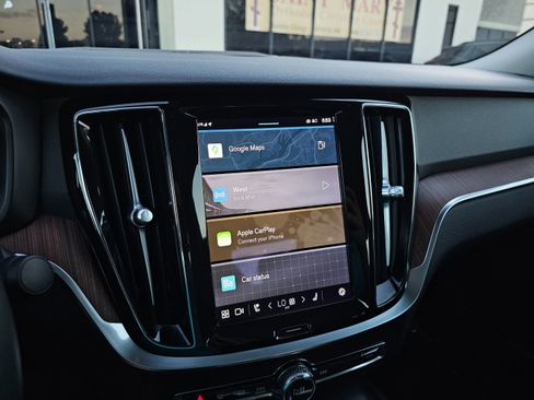 Used 2024 Volvo S60 B5 Plus image 29