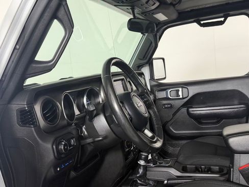 Used 2023 Jeep Wrangler Unlimited w/ Cold Weather Group AWD/4WD image 20