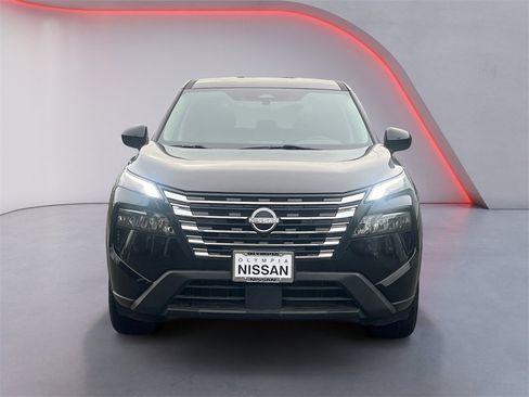 Used 2024 Nissan Rogue SV image 8