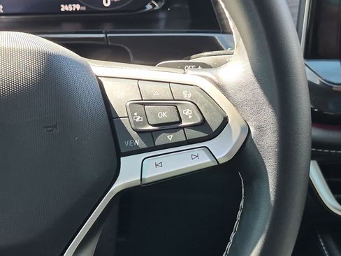 Used 2025 Volkswagen Atlas SEL AWD/4WD image 19
