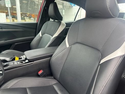 Used 2025 Toyota Camry SE FWD image 11