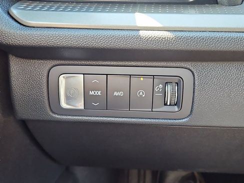 Certified 2025 Chevrolet Traverse LT AWD/4WD image 17