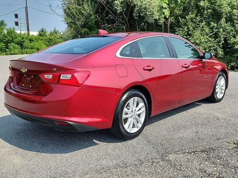Used 2017 Chevrolet Malibu LT FWD image 6