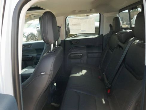 New 2025 Ford Maverick Lariat w/ Black Appearance Package image 13