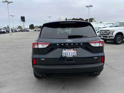Certified 2022 Ford Escape SE w/ SE Sport Appearance Package image 4