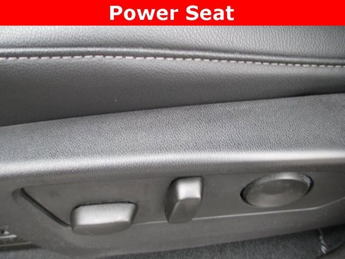 Used 2023 Chevrolet Colorado LT w/ LT Convenience Package III image 23