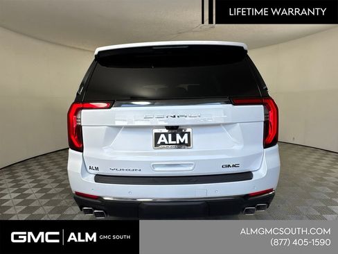 New 2026 GMC Yukon Denali Ultimate w/ LPO, Floor Liner Package AWD/4WD image 8