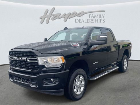 Used 2024 RAM 2500 Big Horn w/ Sport Appearance Package image 7